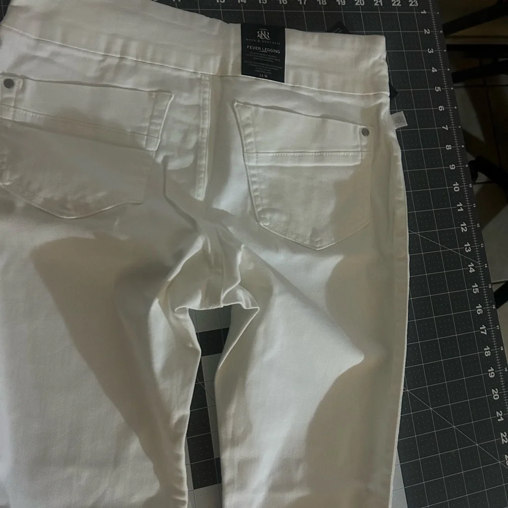 Jeans - Picture 9 of 9